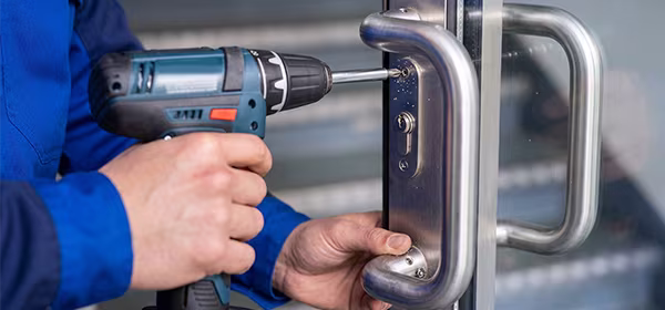Commercial door lock repair service in Minneapolis